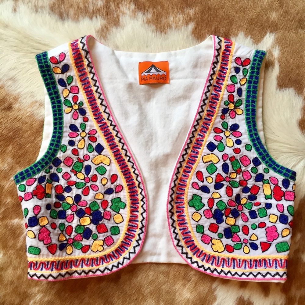 Pia Pauro Embroidered Cotton Vest